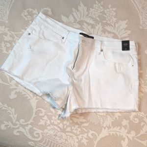 Jean Shorts - White